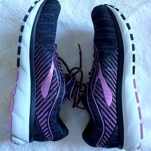Brooks Neutral Walking/Running Shoes - never worn!